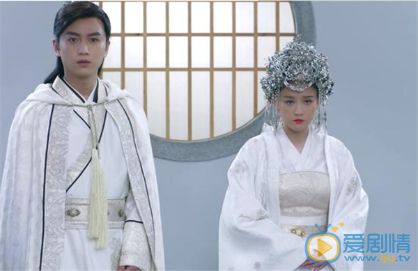 独孤皇后伽罗与杨坚大婚时为何要穿白色礼服结婚