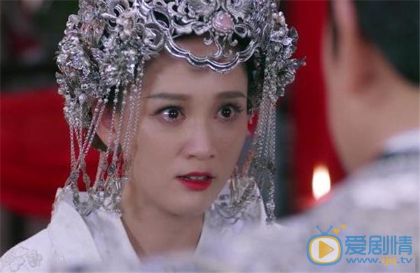 独孤皇后伽罗与杨坚大婚时为何要穿白色礼服结婚