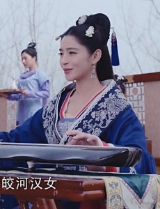 锦绣未央李长乐在太子妃宴会上弹奏的歌曲是什么？