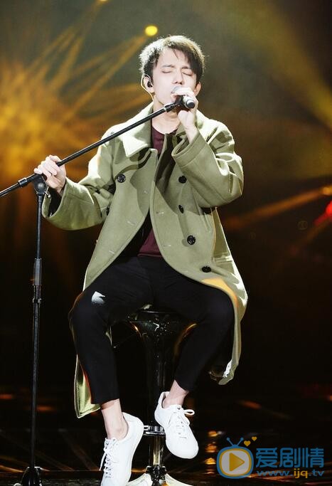歌手迪玛希首次挑战中文歌 担心口音问题观众听不懂