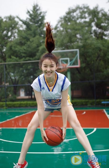 王佳宇篮球写真
