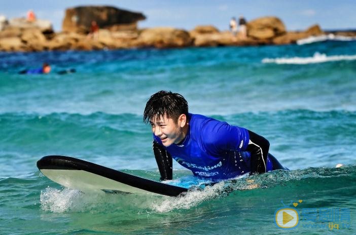 王嘉冲浪写真 王嘉高清写真_王嘉高清剧照